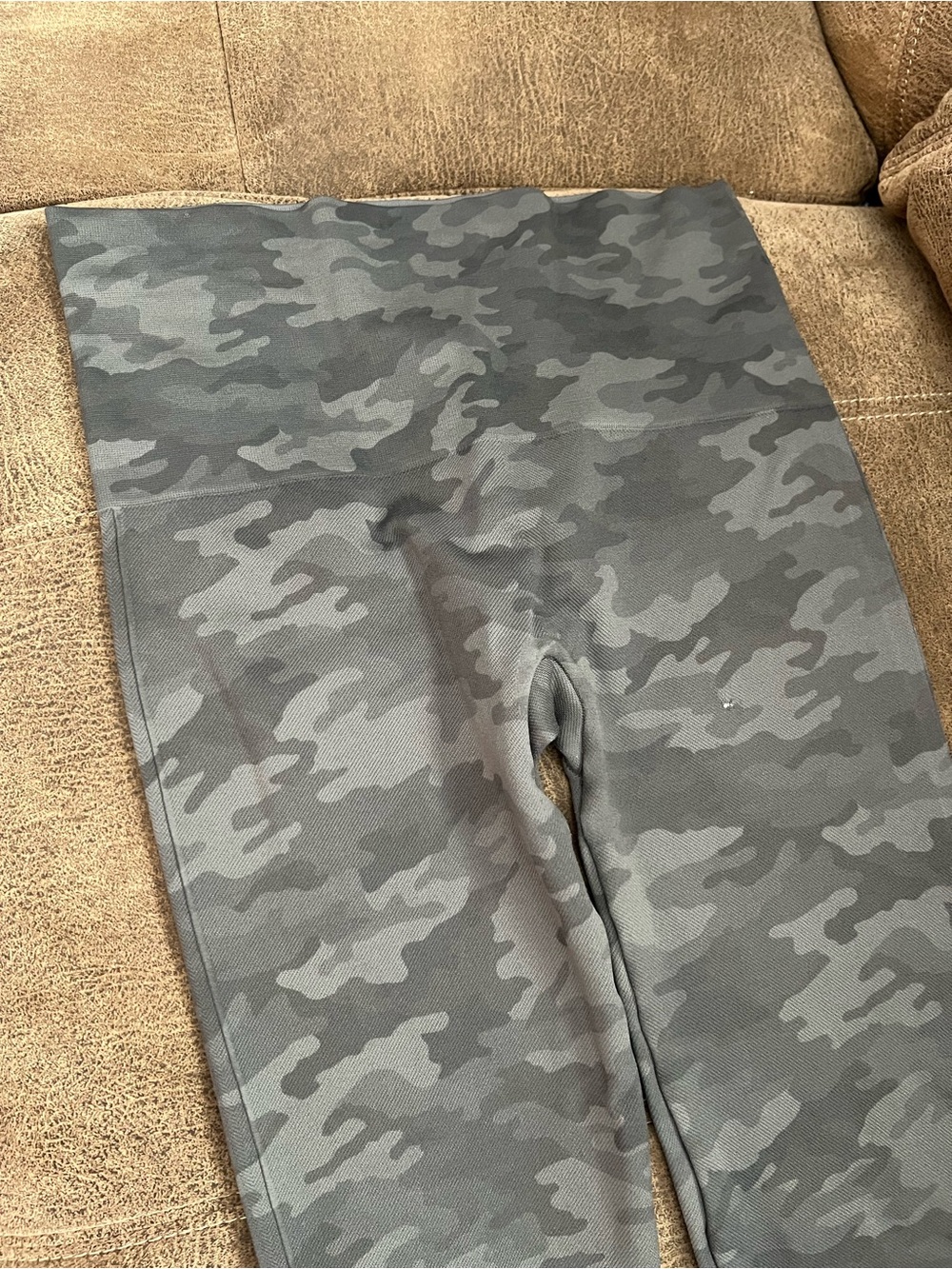 Spanx Seamless Control Top Camo Leggings - Picture 2 of 6